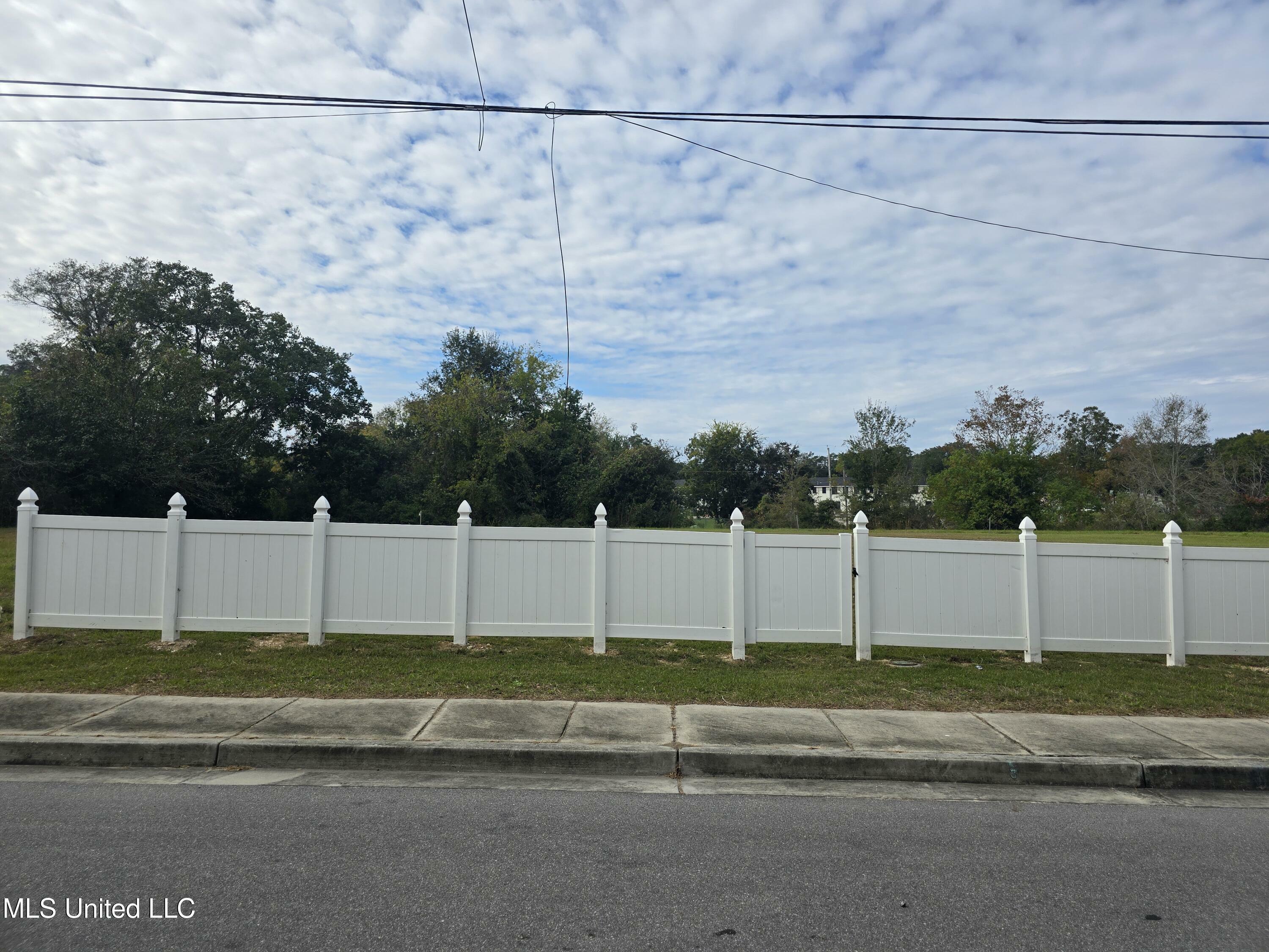 Property Photo:  506 Seal Avenue  MS 39530 