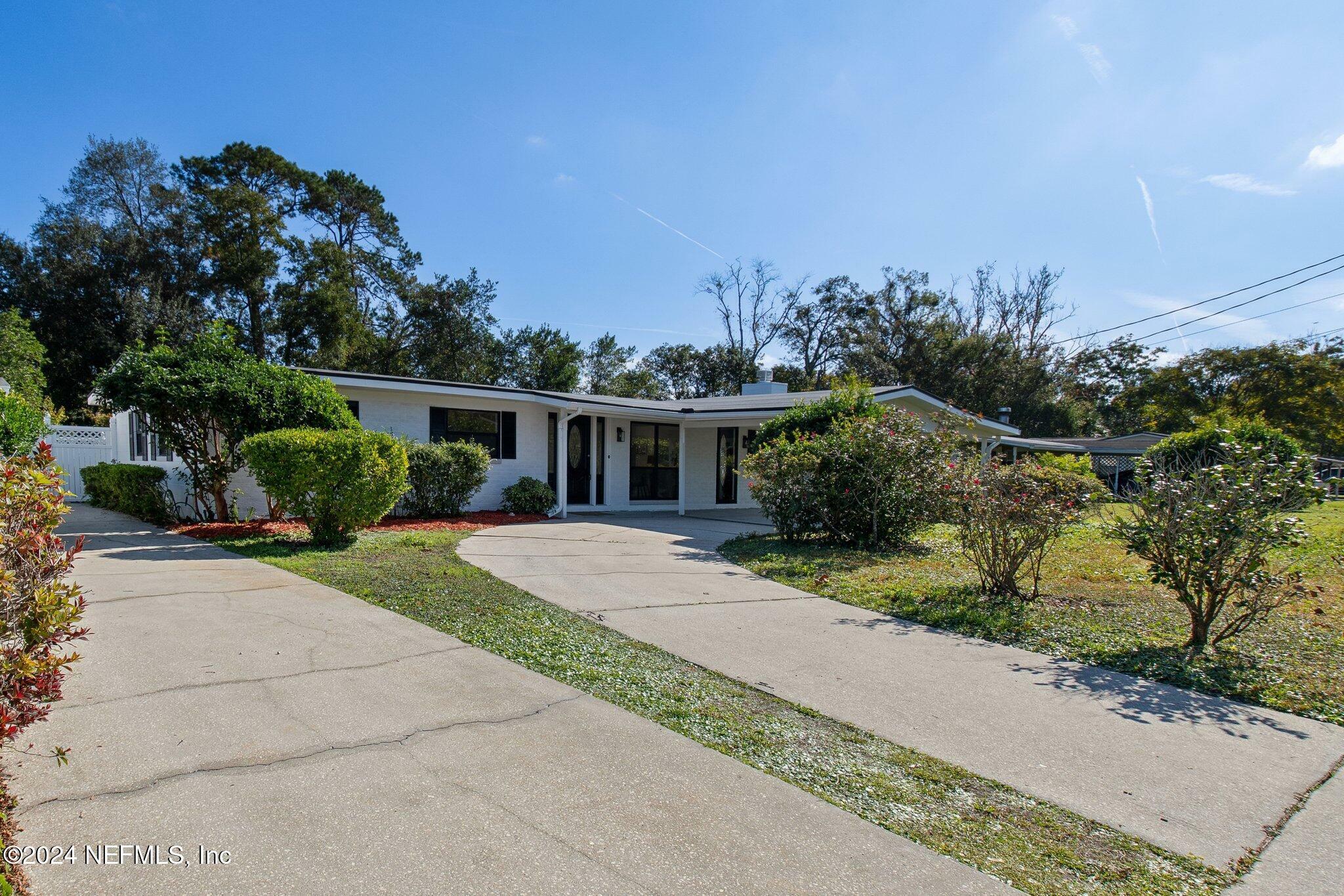 Property Photo:  2569 Eastill Drive  FL 32211 