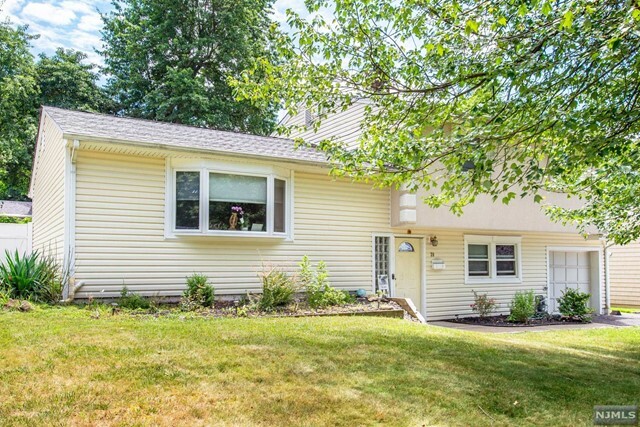 Property Photo:  20 Rosney Terrace  NJ 07052 