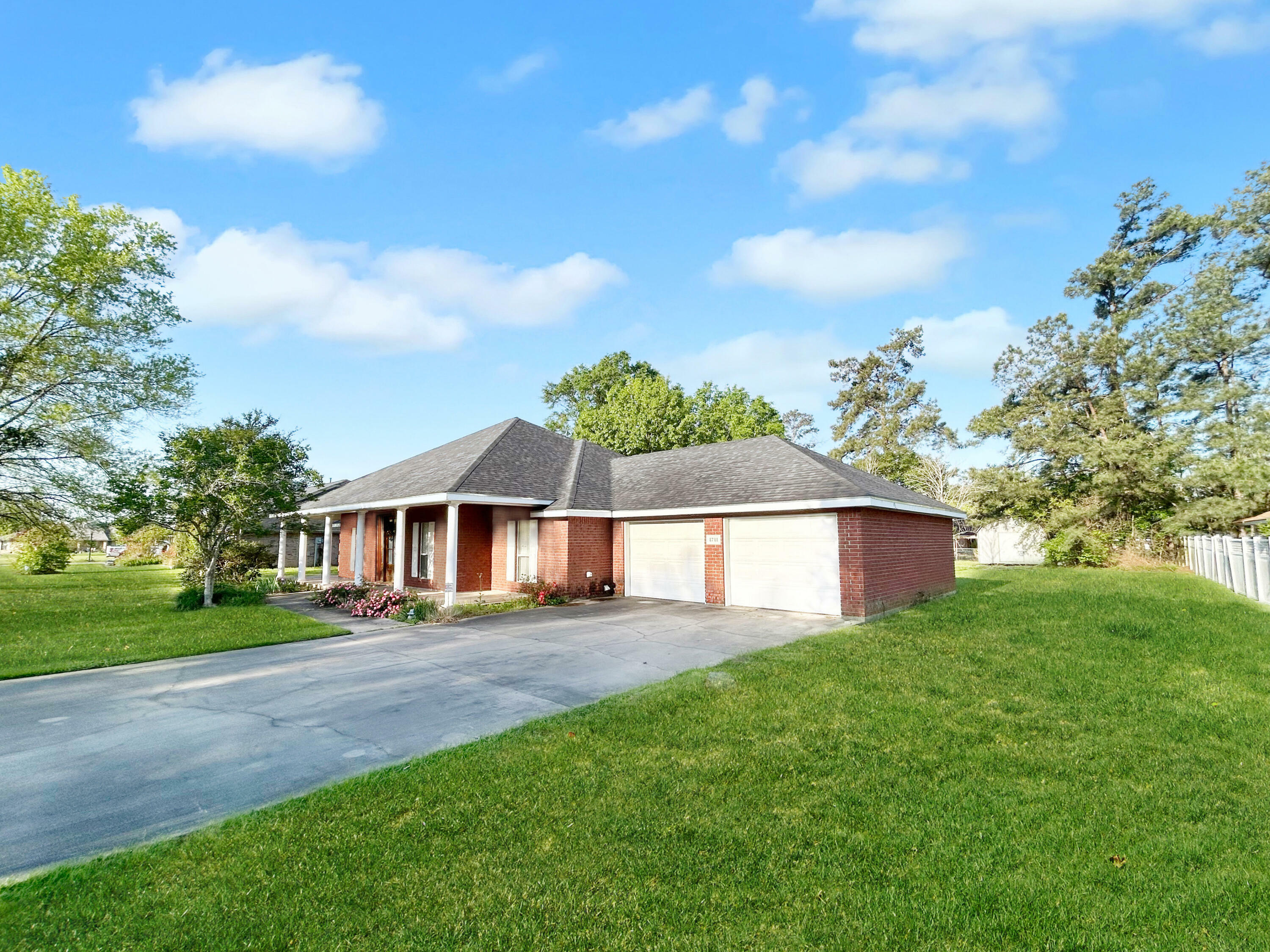 1711 Charlotte Dr  Deridder LA 70634 photo