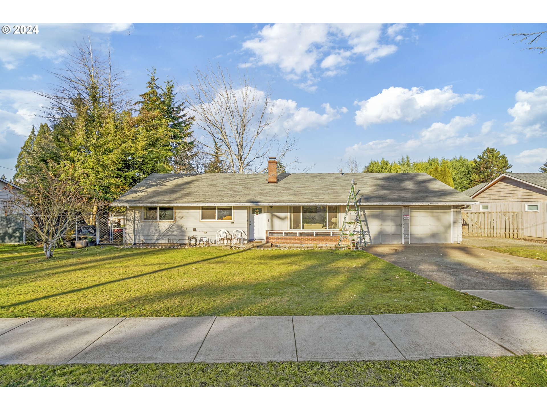 Property Photo:  19105 SW Madeline St  OR 97078 