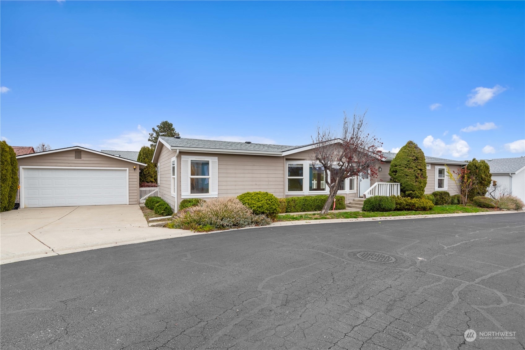 1638  Meadowridge Drive 27  Wenatchee WA 98801 photo