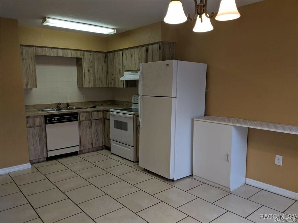 Property Photo:  5353 W Customer Court  FL 34461 