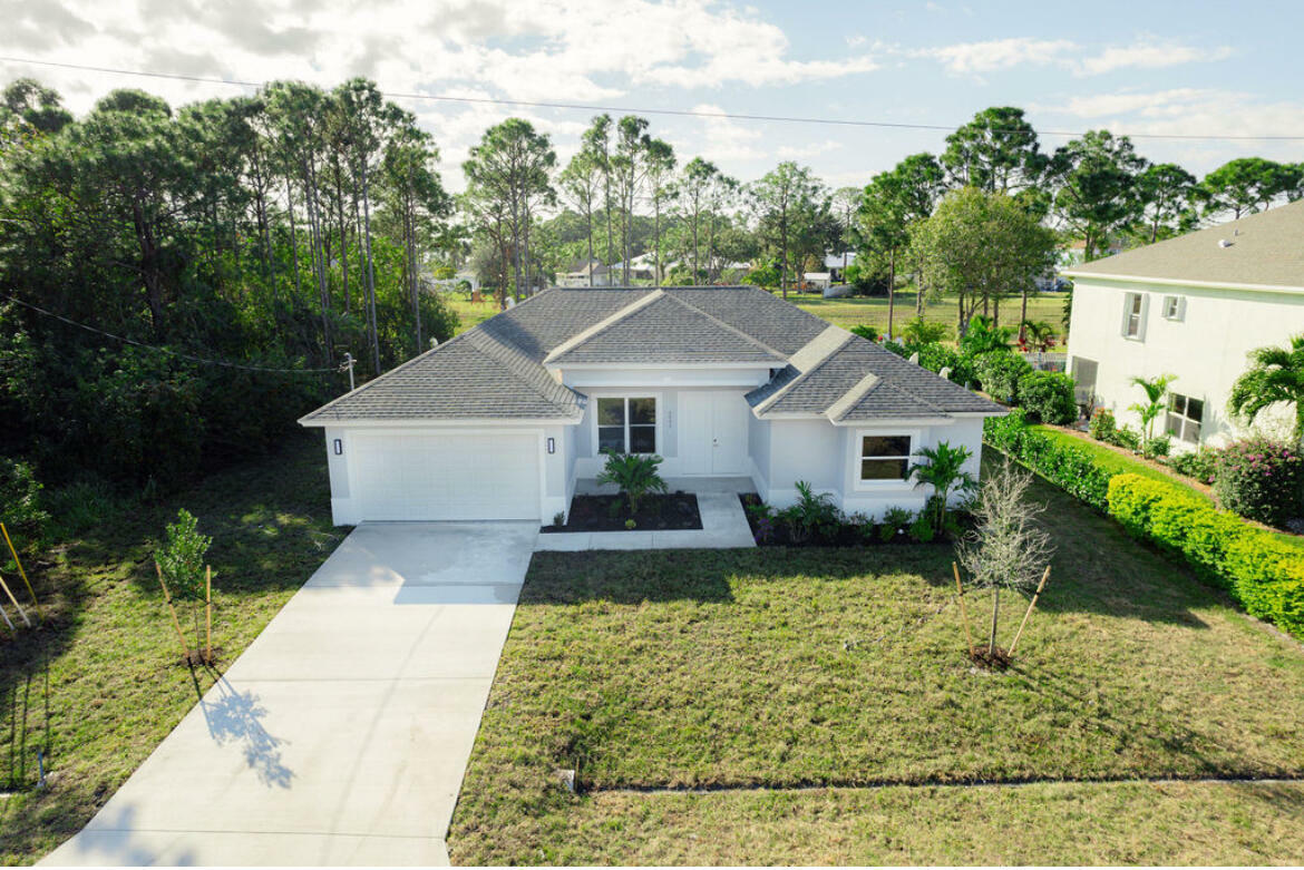 Property Photo:  5355 NW South Crisona Circle  FL 34986 