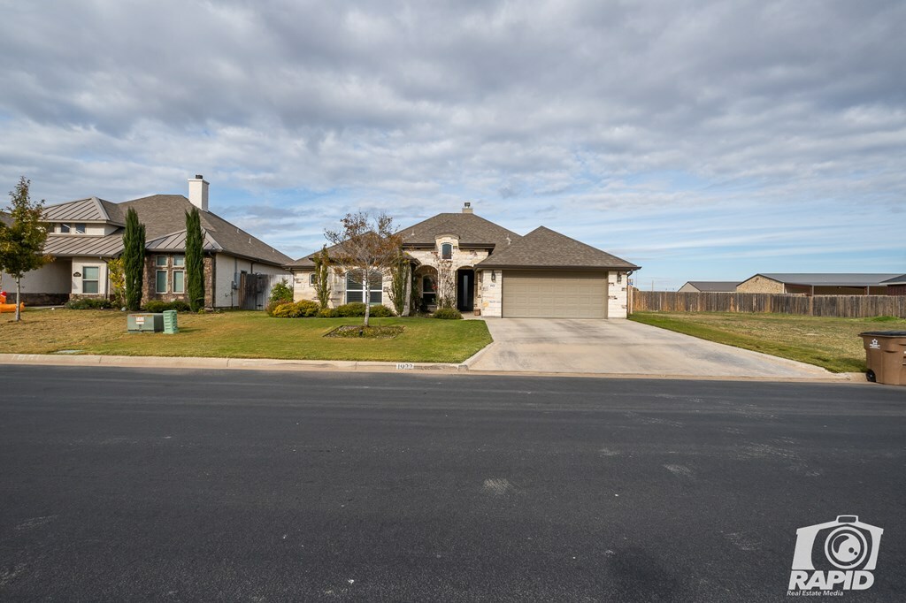 Property Photo:  1922 Colonial Dr  TX 76904 