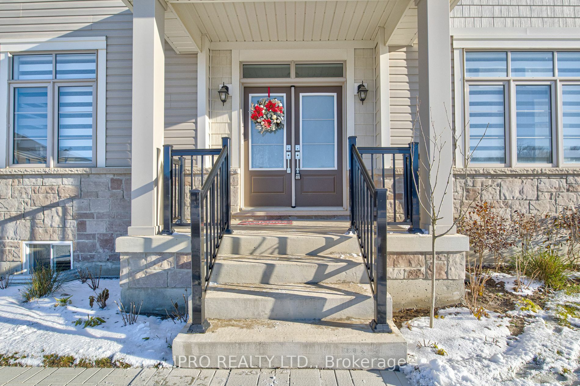 Property Photo:  90 Spicer St  ON N1M 0H7 