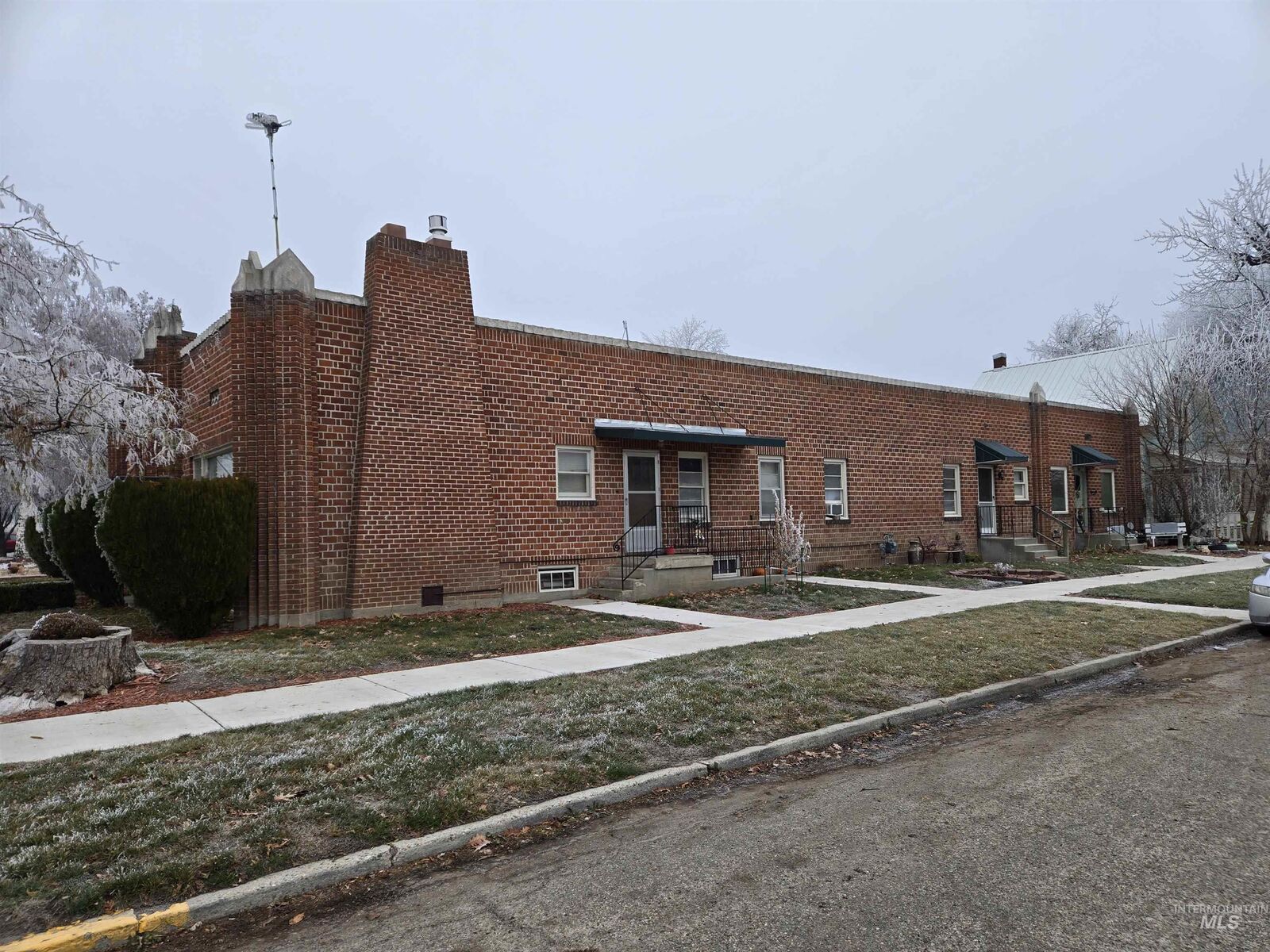 Property Photo: 902 A/B 1st Ave S And 109-113 S 9th St. ID 83661