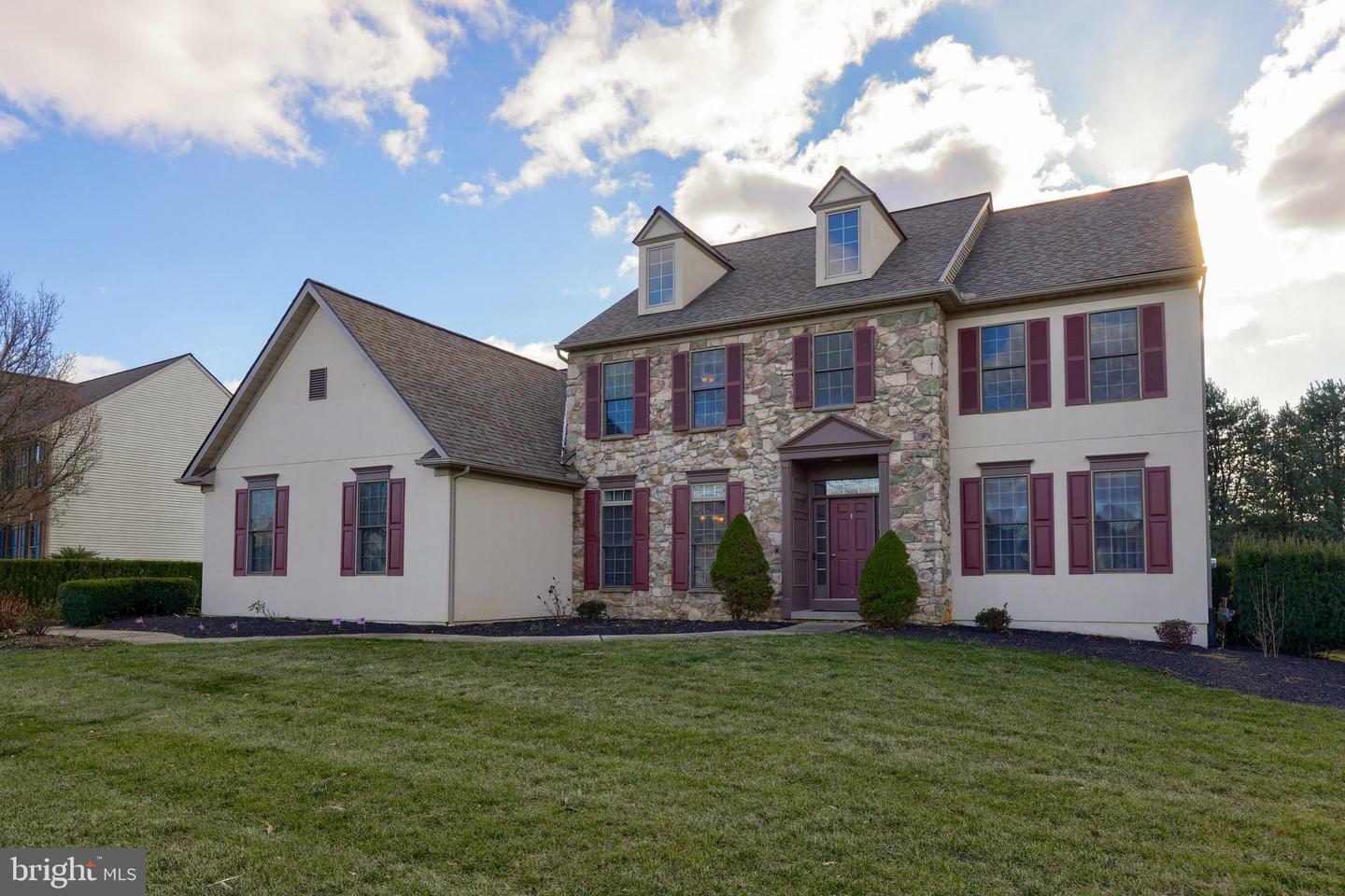 Property Photo:  103 Hunters Crossing  PA 17543 