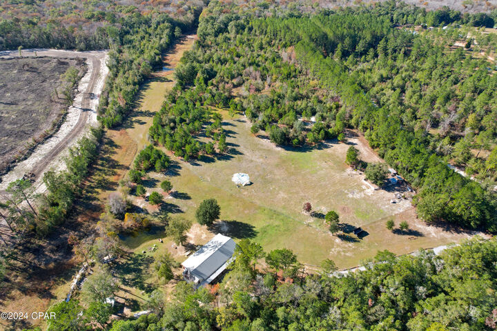 Property Photo: 147 Catahoula Road FL 32455