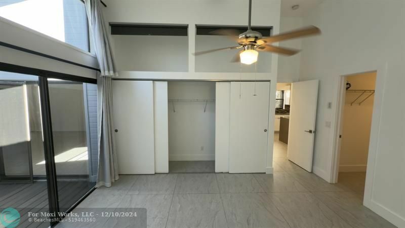 Property Photo:  2619 S Parkview Dr  FL 33009 