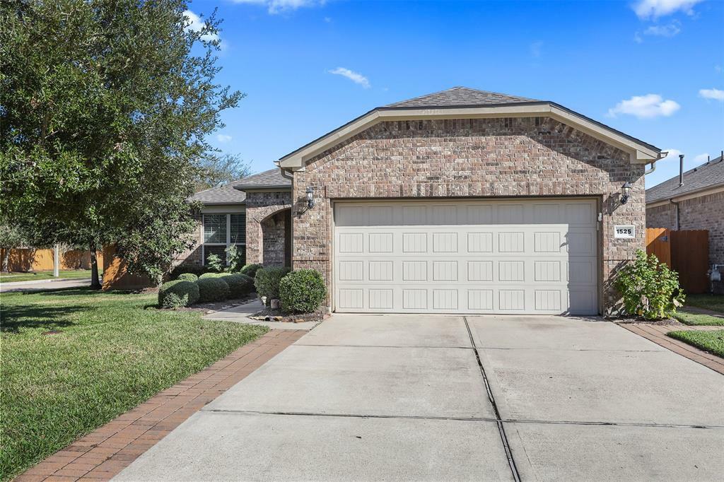 Property Photo:  1525 Brunello Street  TX 77573 