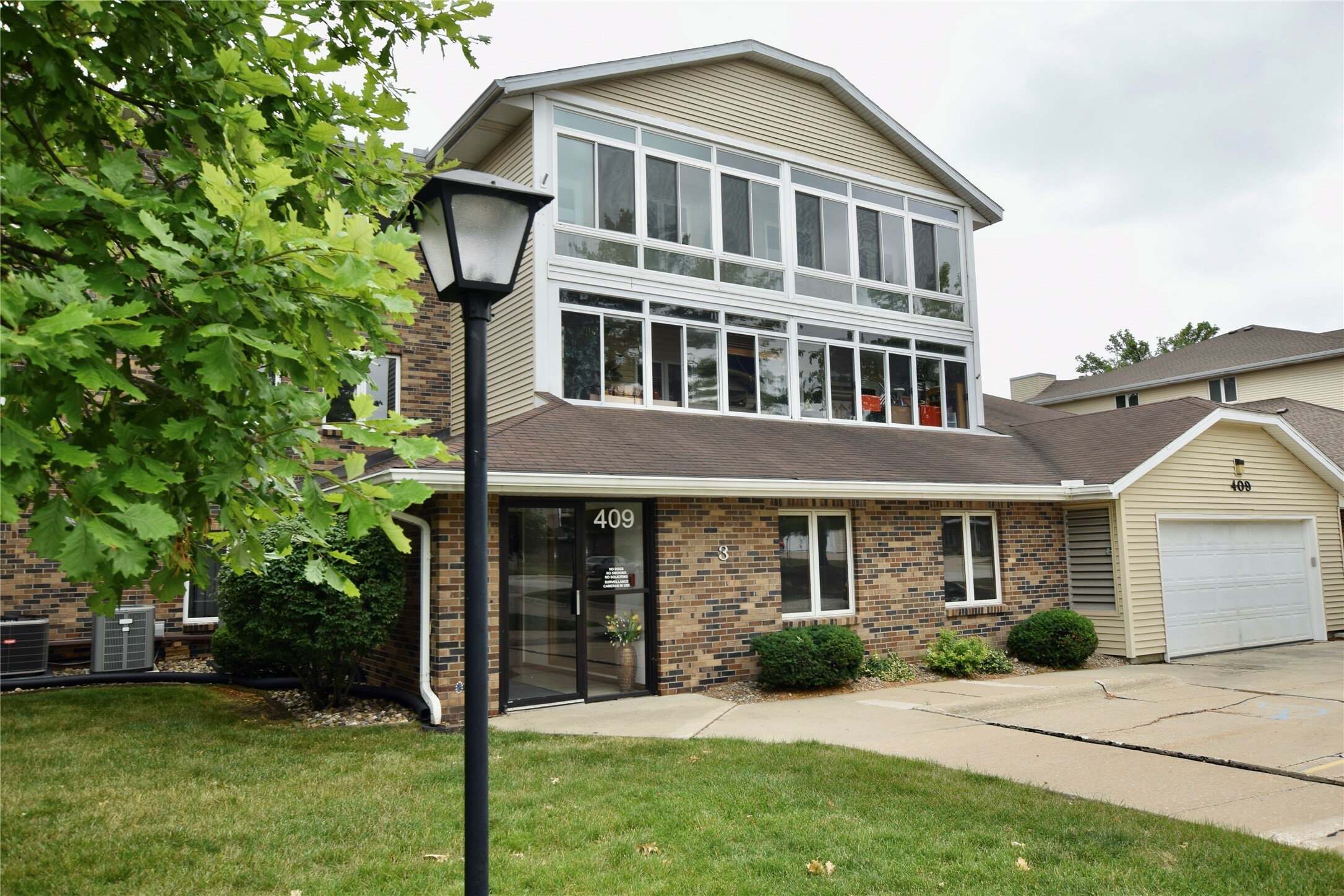 Property Photo:  409 SE Delaware Avenue 103  IA 50021 