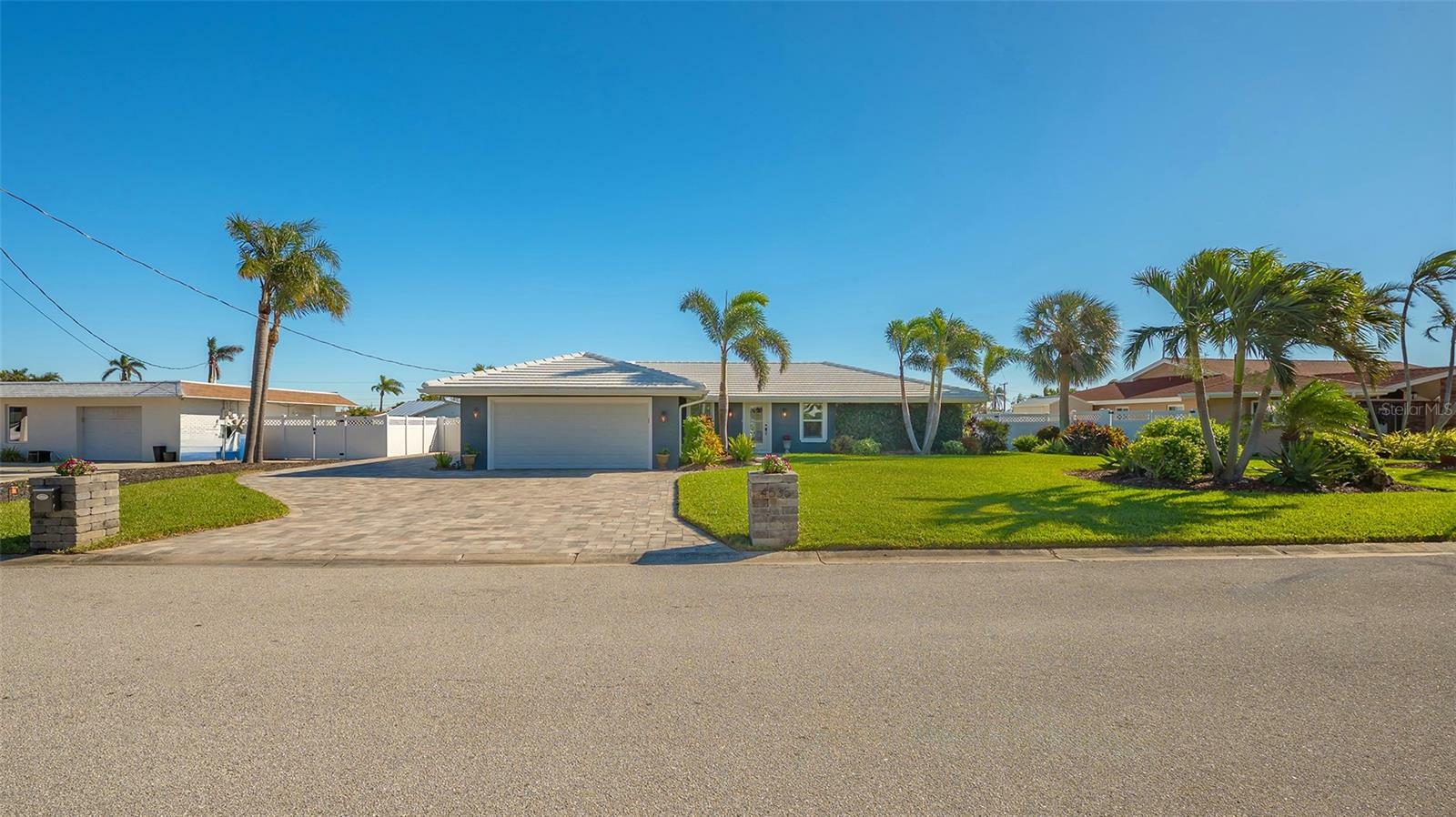 Property Photo:  4535 Bimini Drive  FL 34210 