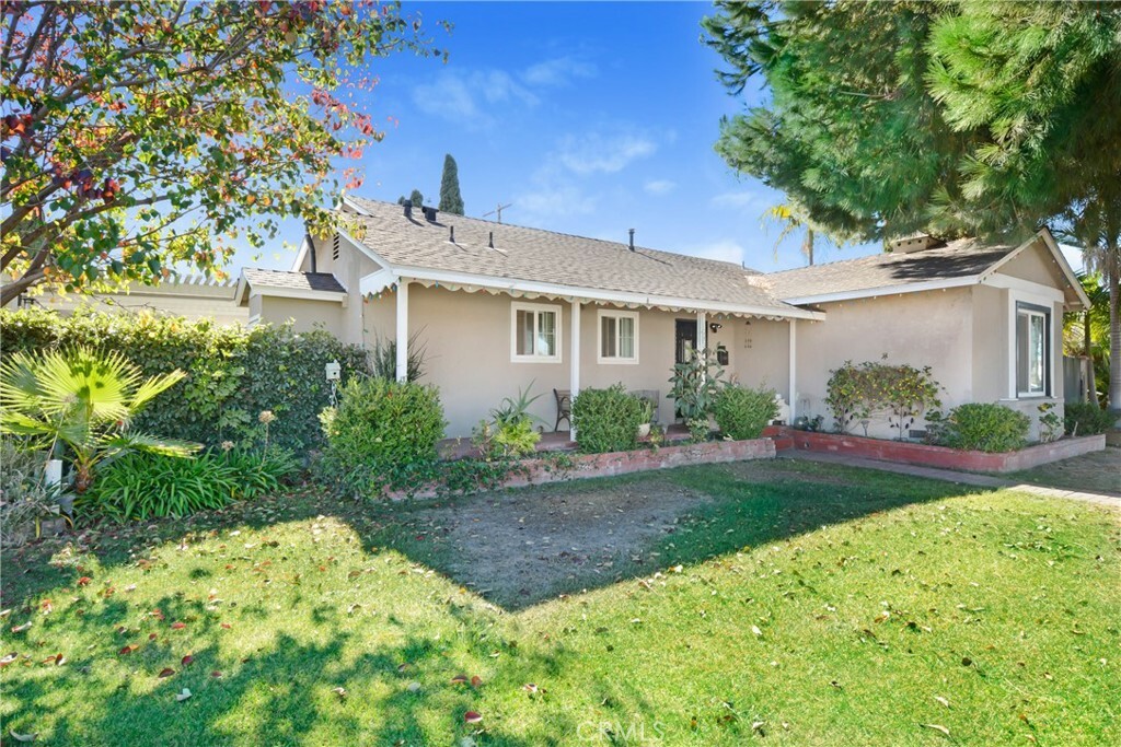 Property Photo:  1630 E Sycamore Street  CA 92805 