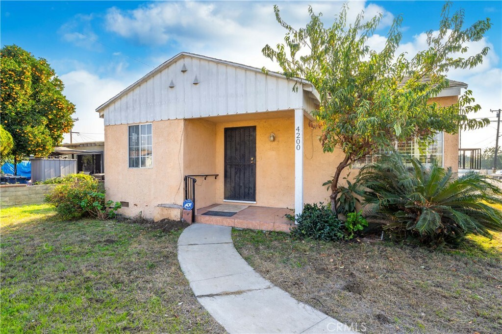 Property Photo: 4200 E Queensdale Street CA 90221