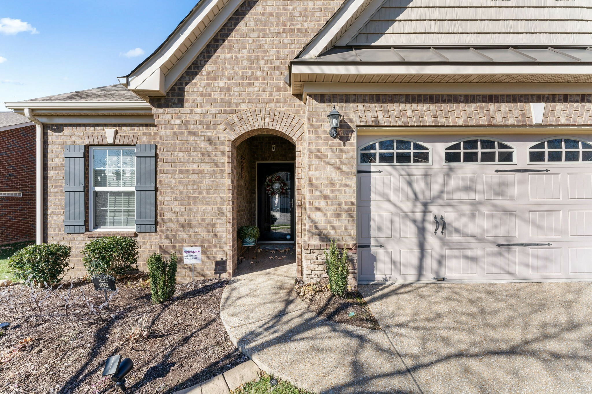 Property Photo:  473 Stonegate Dr  TN 37090 