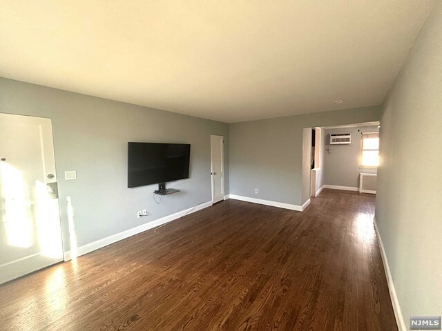 Property Photo:  125 East Clinton Avenue 10A  NJ 07621 