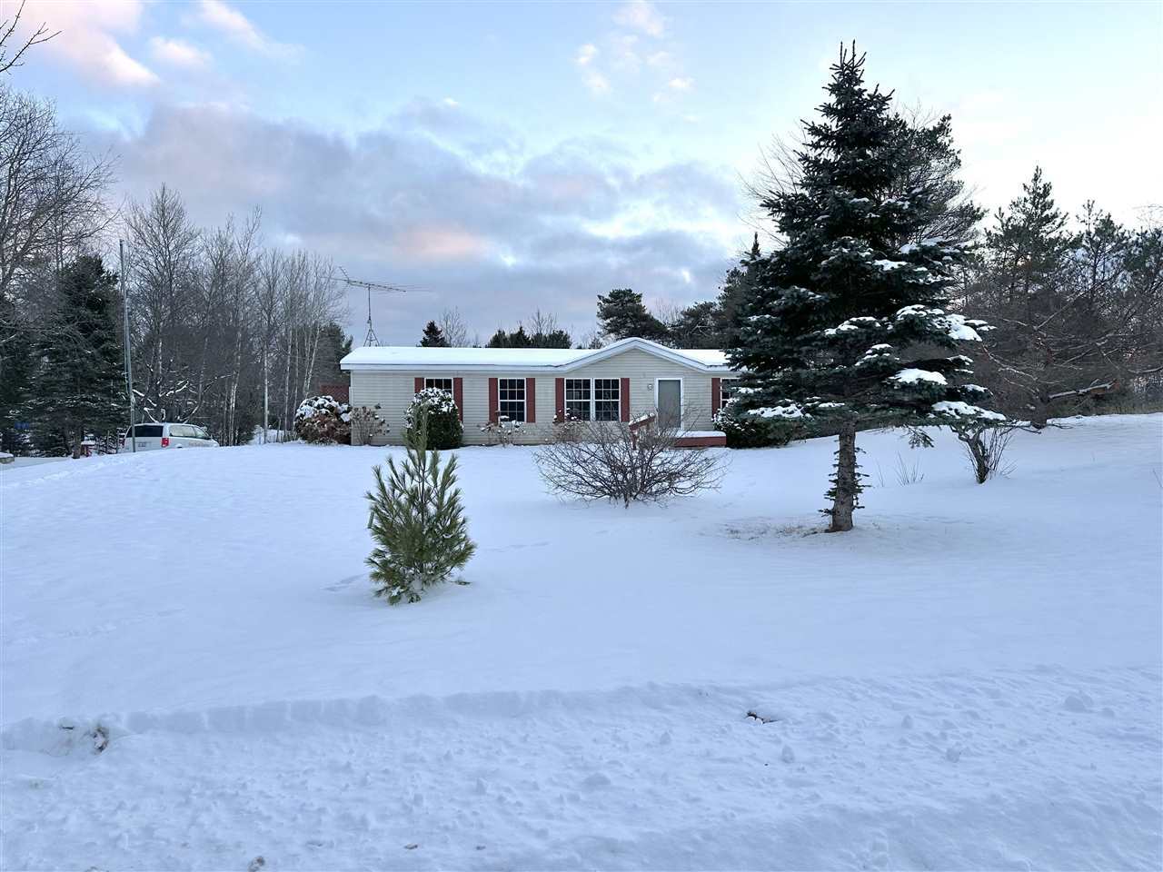 Property Photo: 6740 E Bogardus MI 49769
