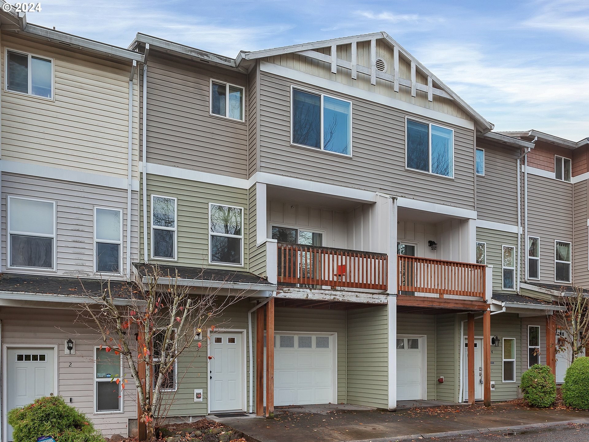 Property Photo: 4609 NE 118th Ave 3 OR 97220