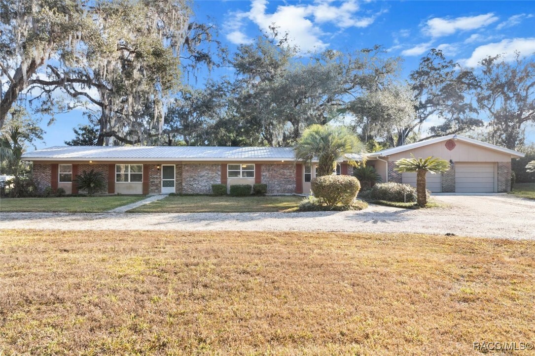 9181 S Mountain Lake Avenue  Floral City FL 34436 photo