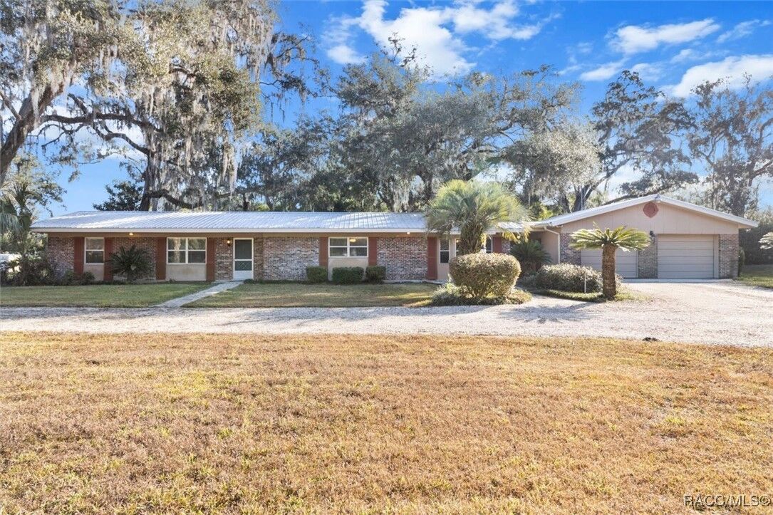 Property Photo: 9181 S Mountain Lake Avenue FL 34436