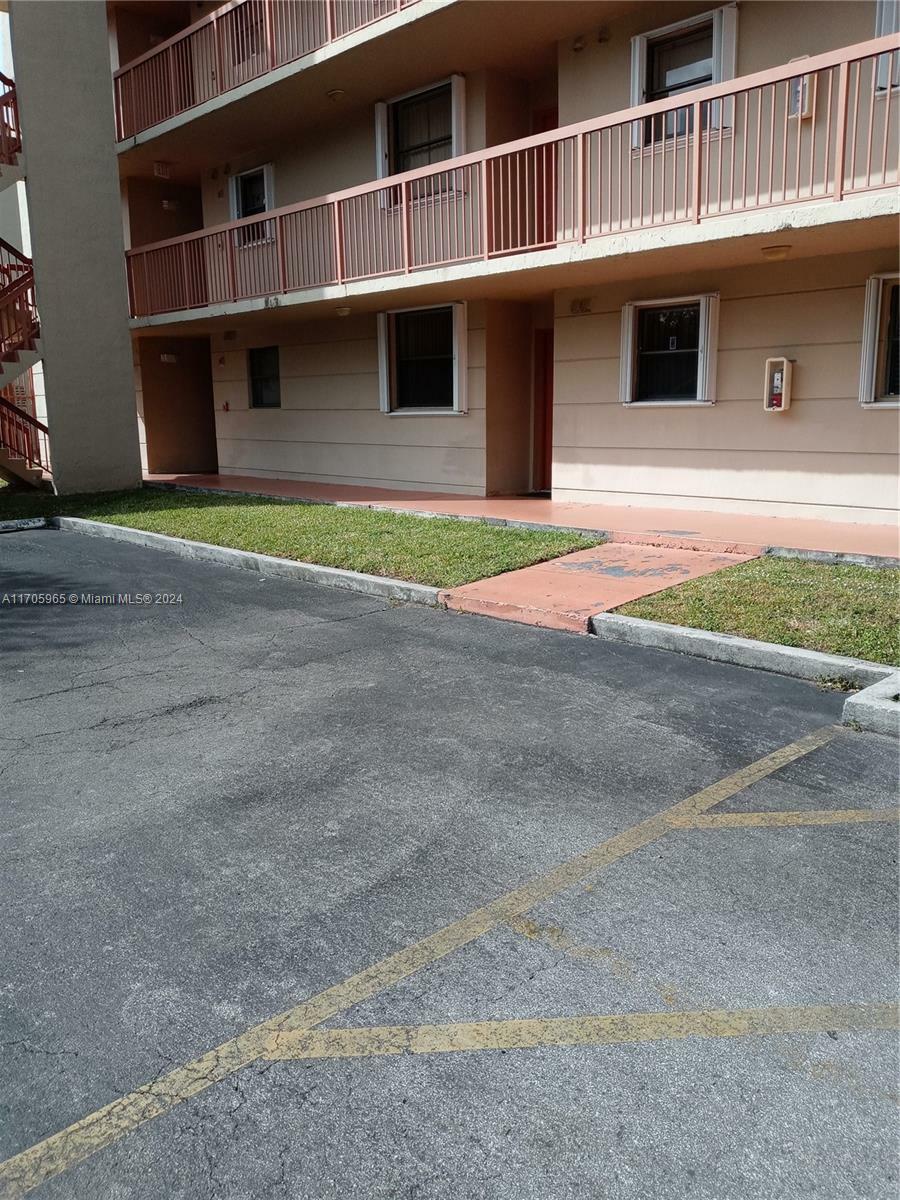 10253 NW 9th St Cir 102-6  Miami FL 33172 photo