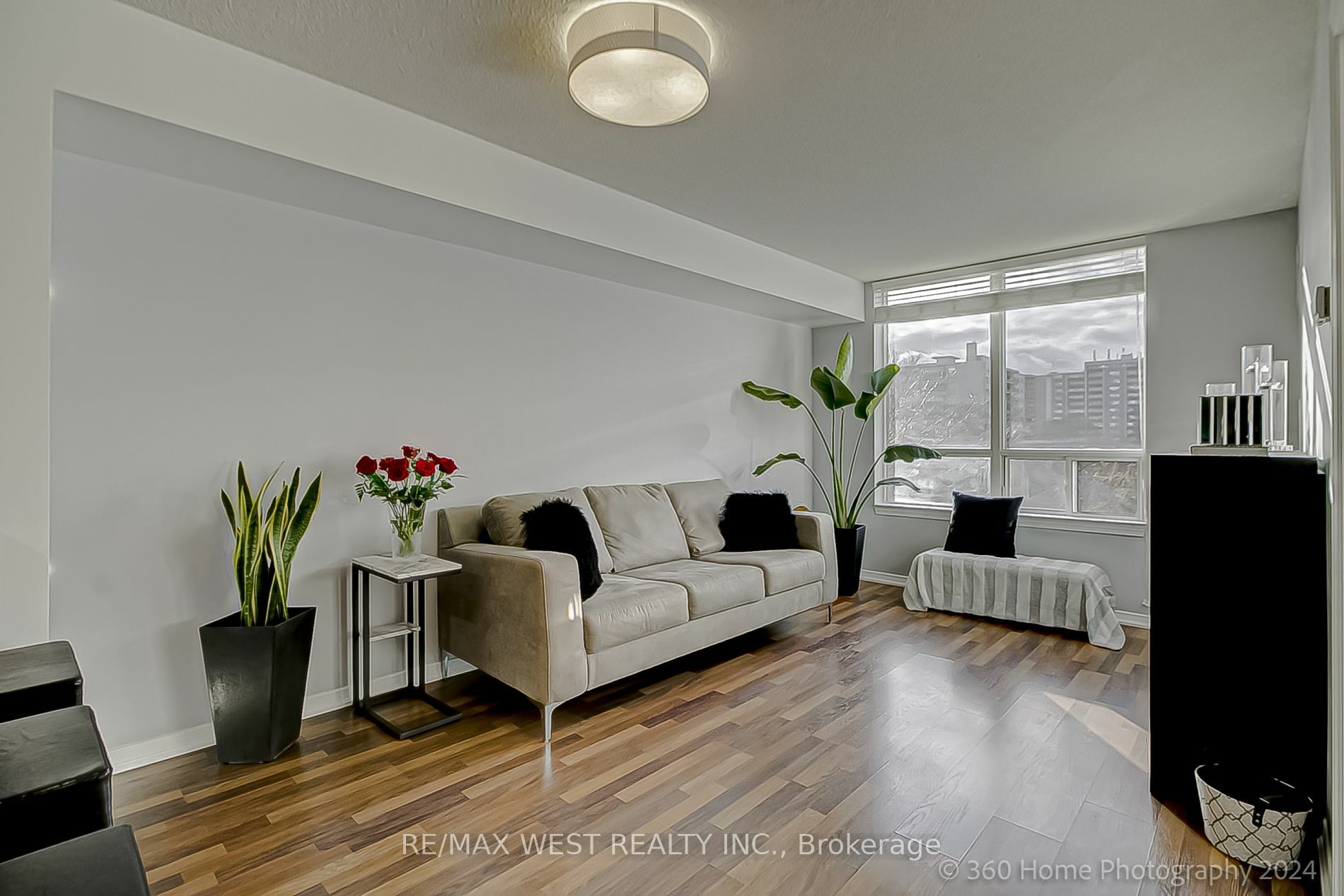 Property Photo:  2772 Keele St 312  ON M3M 0A3 