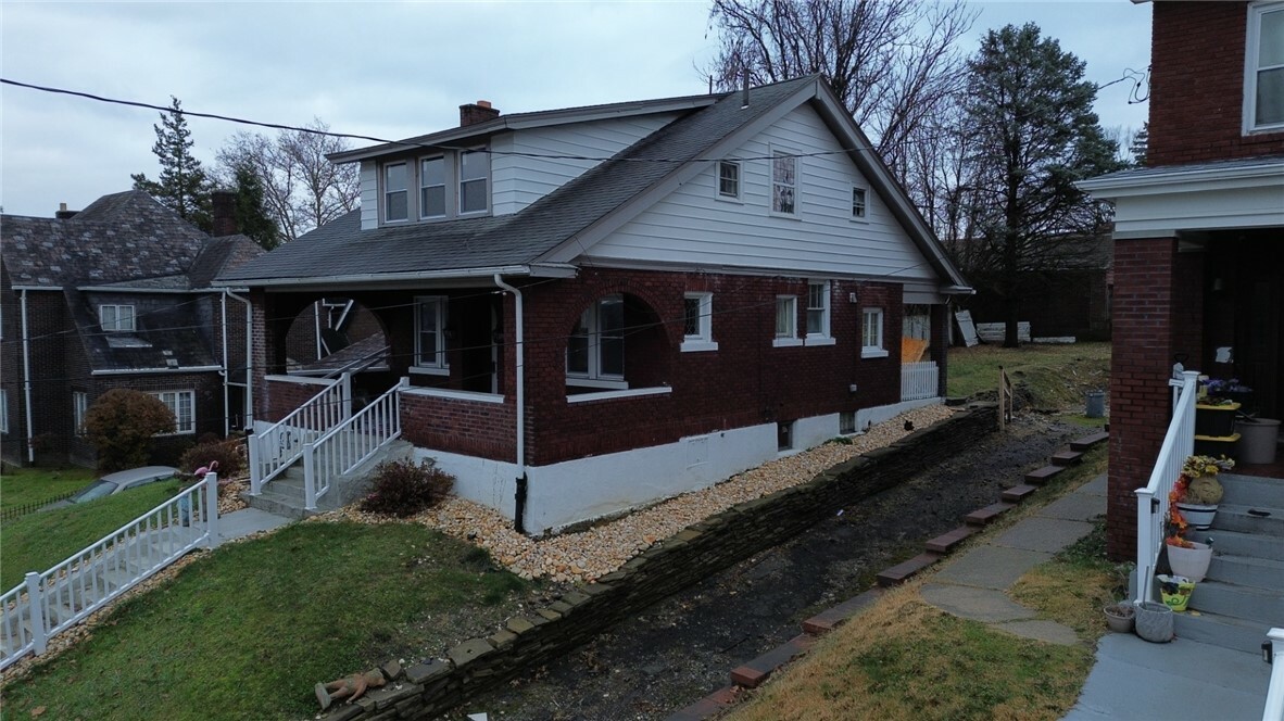 Property Photo:  1516 Library Ave  PA 15132 