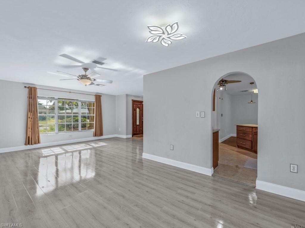 Property Photo: 541 Landmark Dr FL 34112