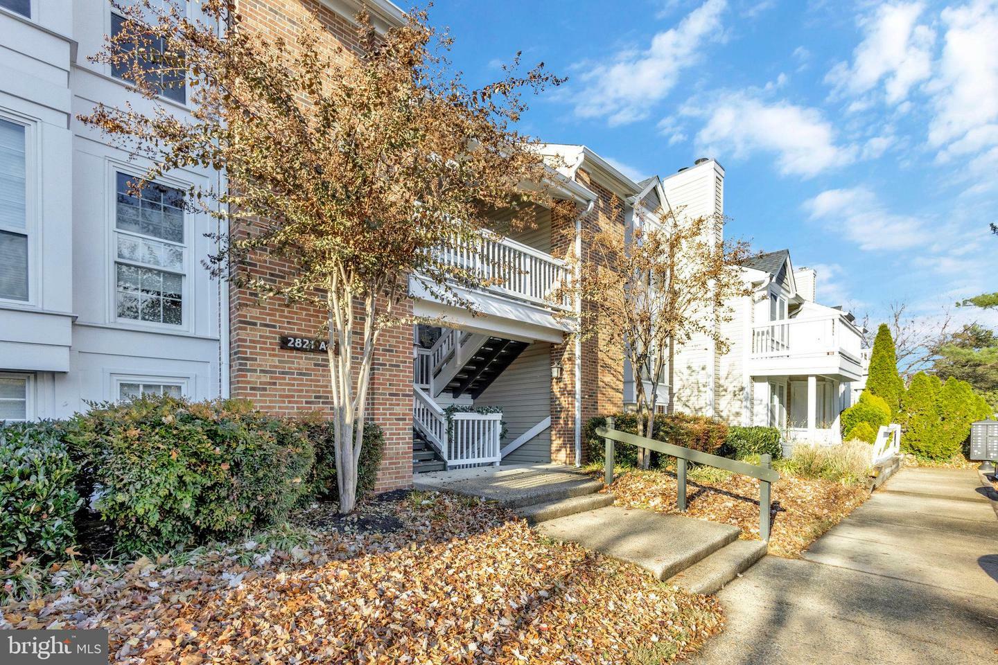 Property Photo:  2821 S Wakefield Street 7-7-C  VA 22206 