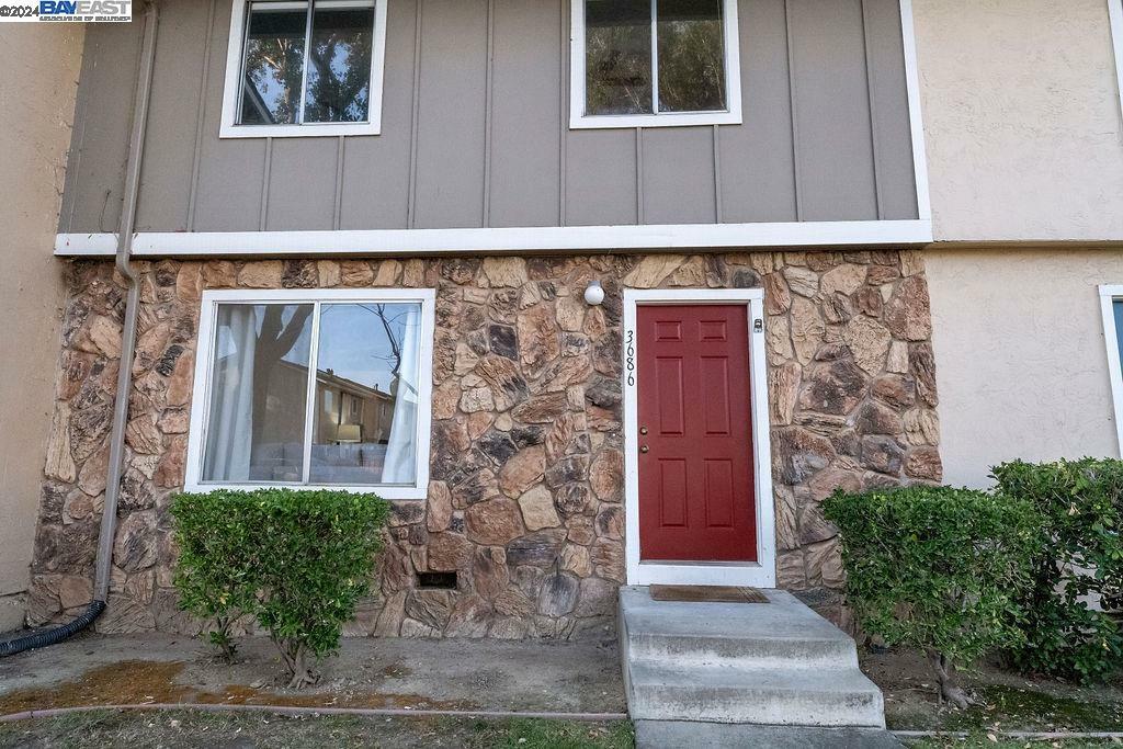 Property Photo:  3686 Carrigan Cmn  CA 94550 