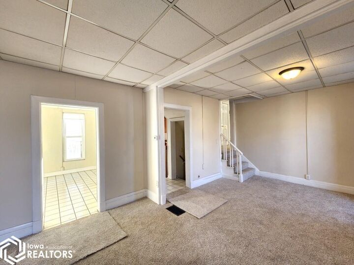 Property Photo:  253 6th Street SE  IA 50401