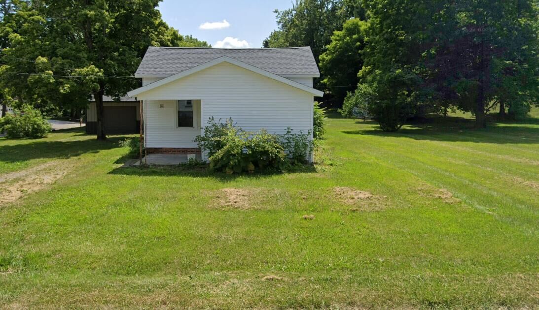 Property Photo:  