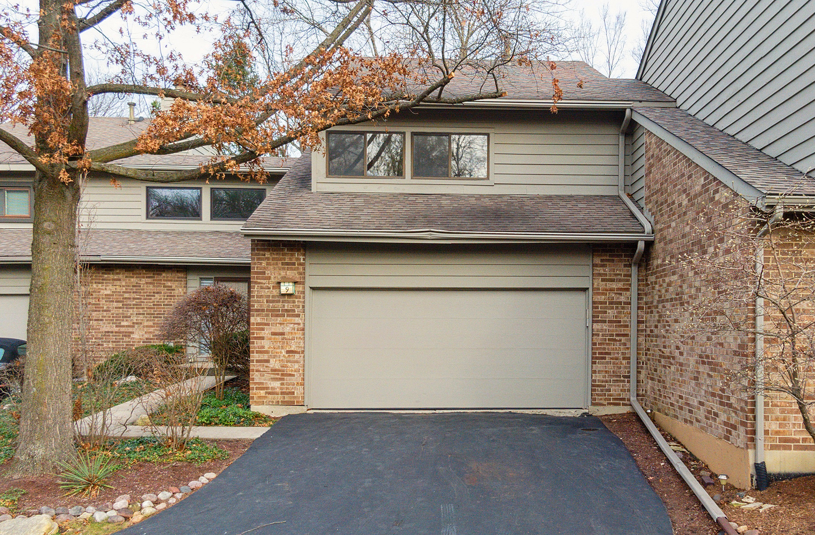 Property Photo:  9 Brook Lane  IL 60464 