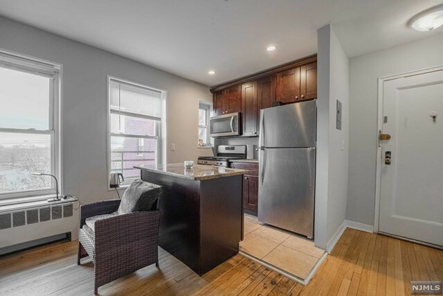 Property Photo:  210 Woodcliff Avenue 4H  NJ 07047 