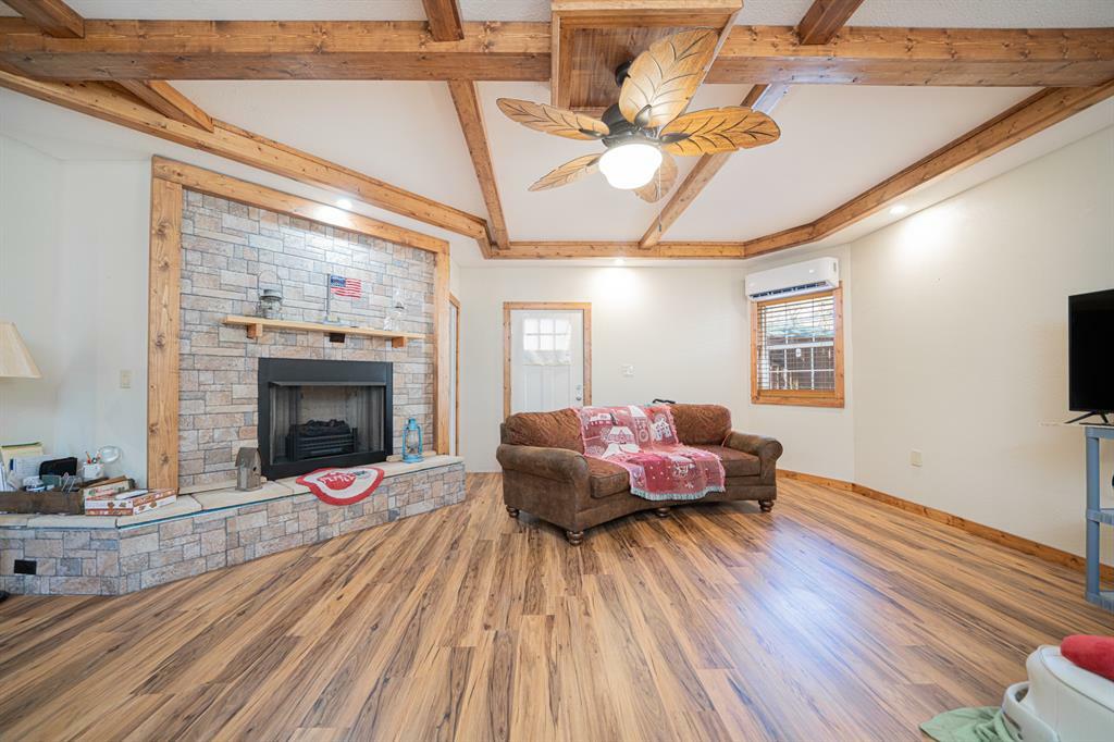 Property Photo: 190 Cr 4298 TX 75480