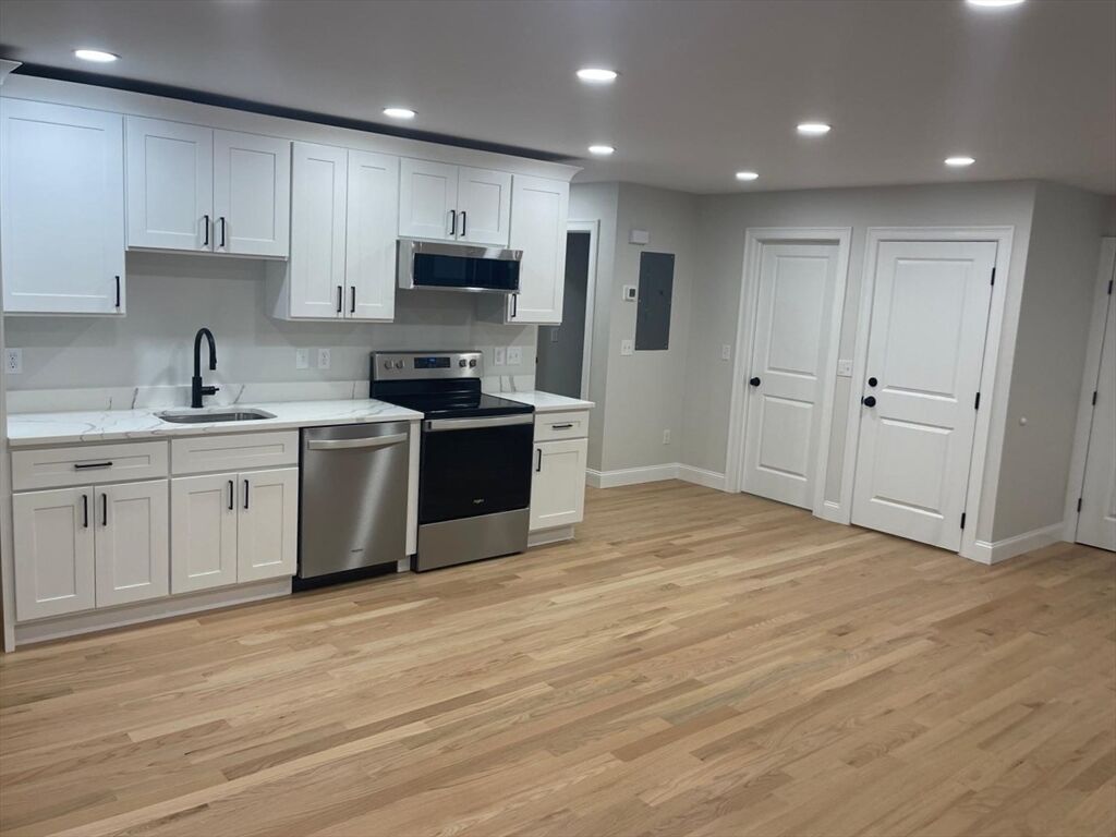 Property Photo:  18 Peckham 2  MA 02302 