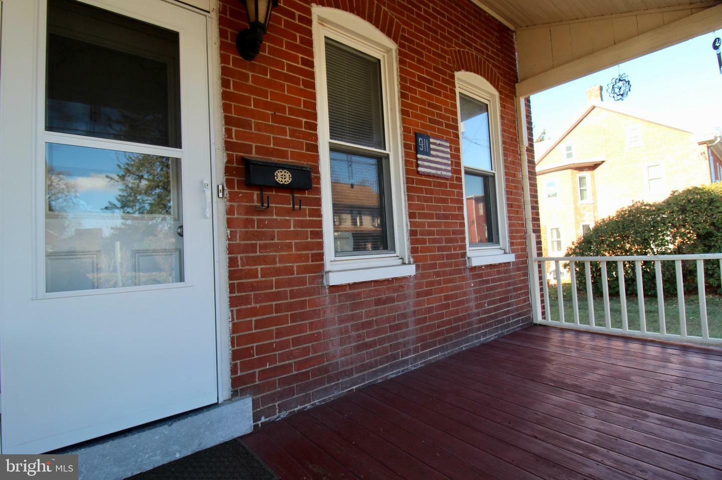 Property Photo:  226 Jefferson Street  PA 18041 