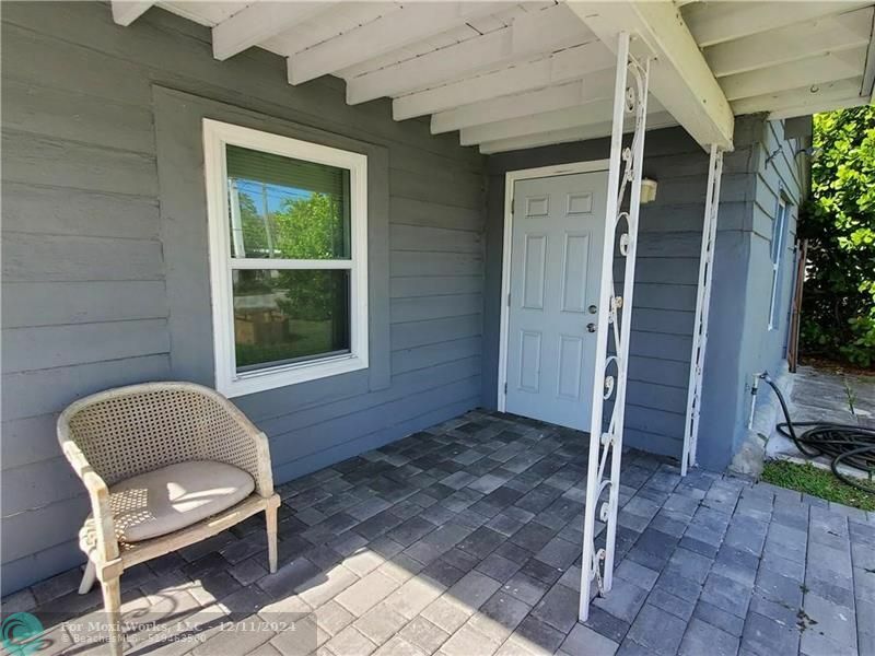 Property Photo:  1141 SE 4th Ave  FL 33316 