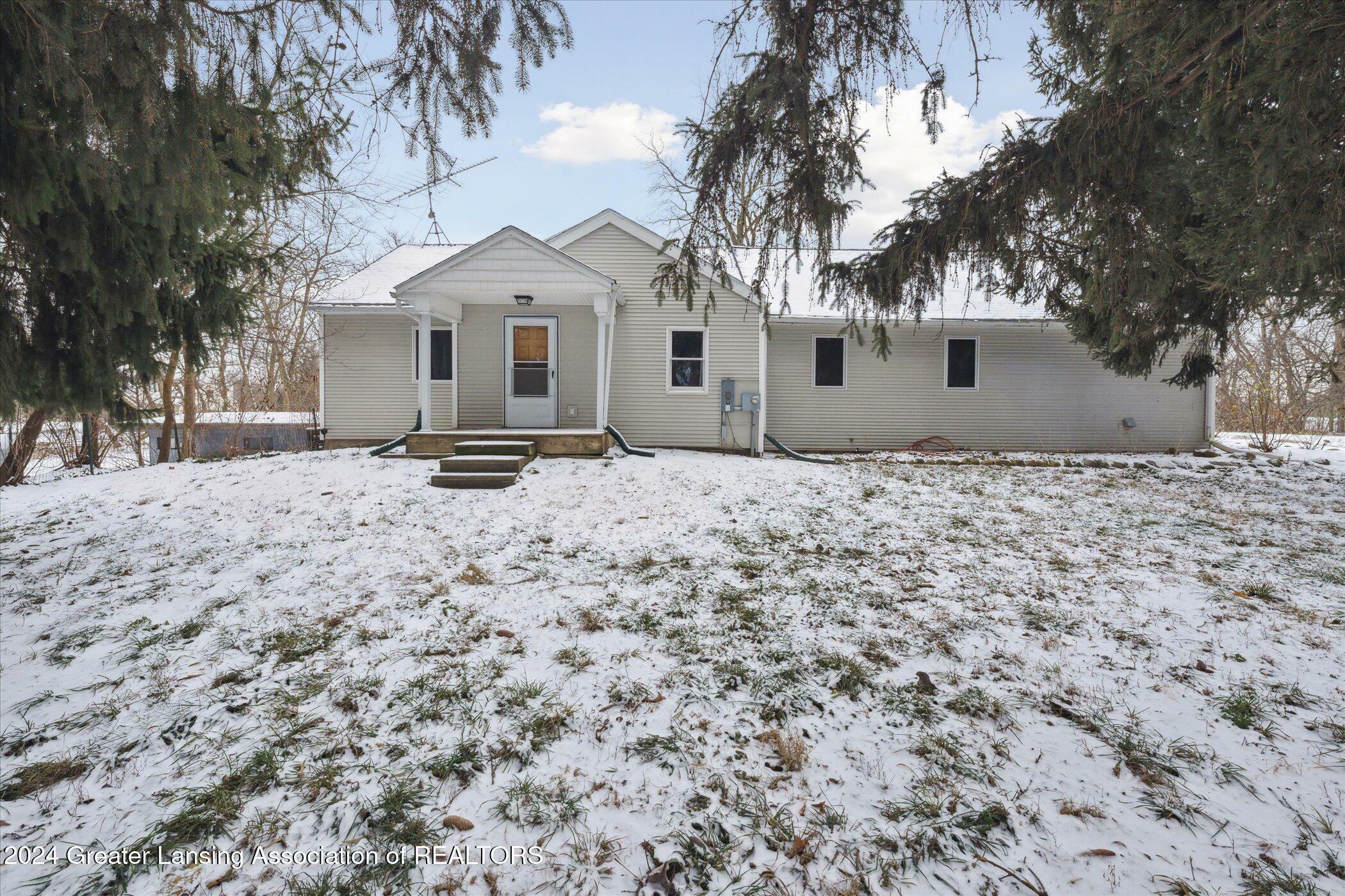 Property Photo:  810 Tyrrell Road  MI 48414 