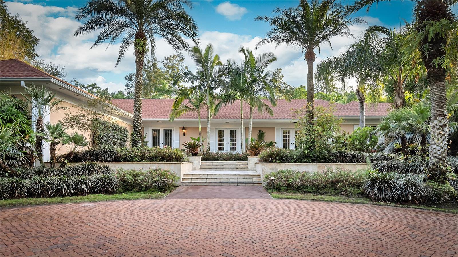 Property Photo: 2300 N Scenic Highway 104 FL 33898