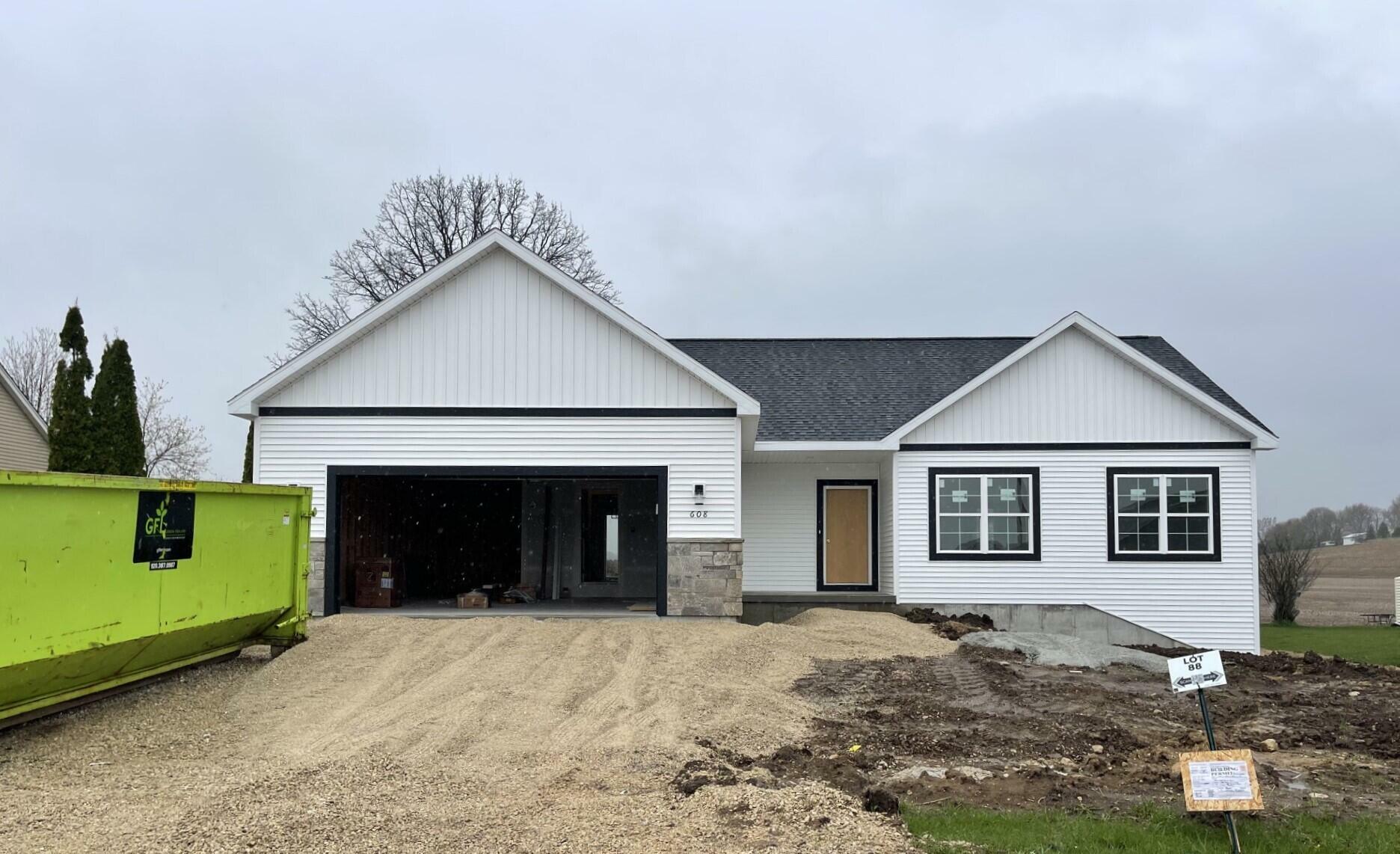 Property Photo: 608 Sycamore Pl WI 53091