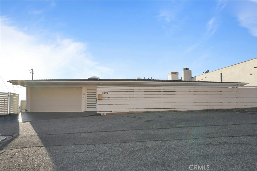 Property Photo:  1893 Sunset Plaza Drive  CA 90069 