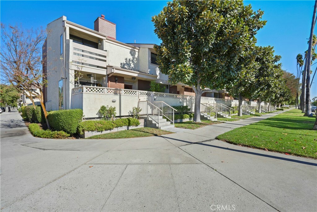 Property Photo:  19451 Sherman Way 301  CA 91335 