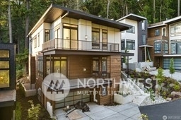 Property Photo:  7116 NE 119th Lane  WA 98034 