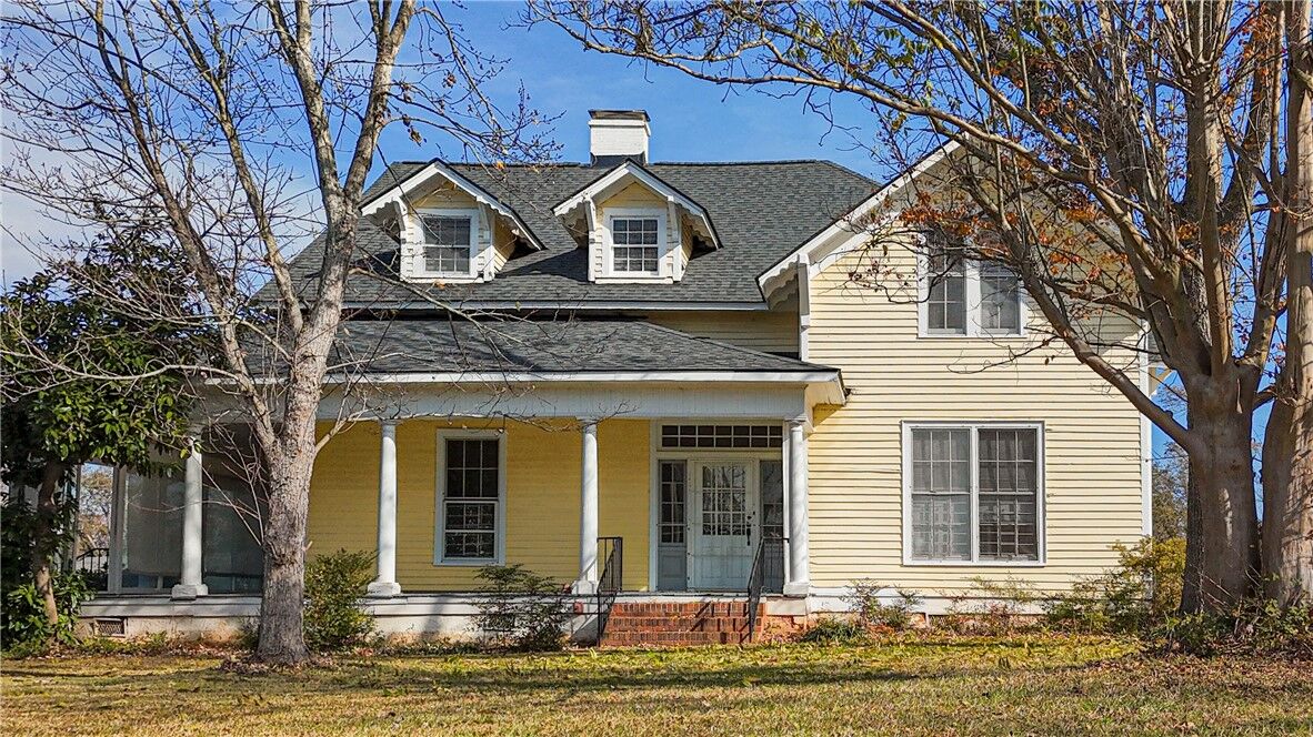 Property Photo: 811 S Cherry Street SC 29678