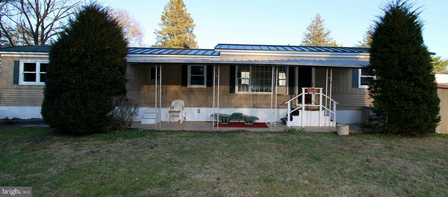 Property Photo:  3 Red Cliff Village Lane  PA 18920 