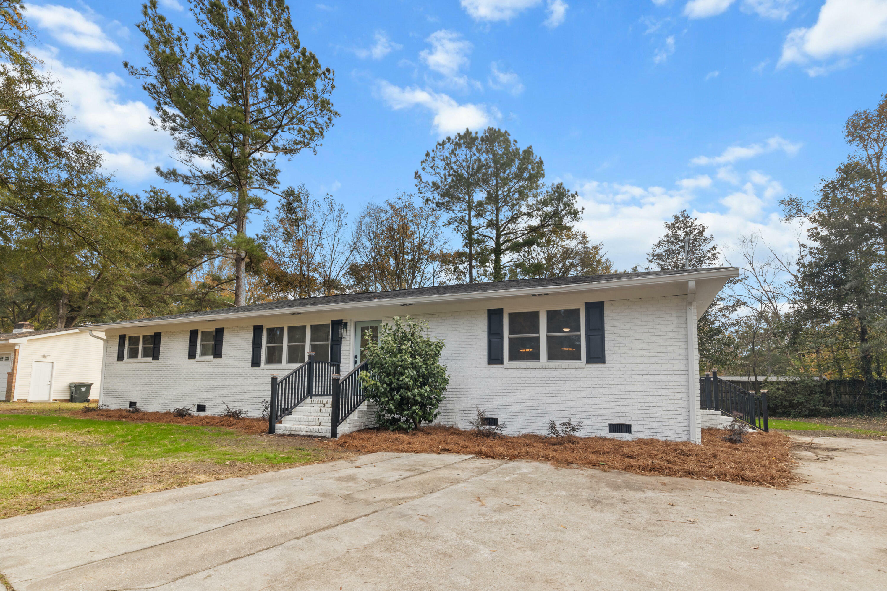 Property Photo:  106 Elm Circle  SC 29485 