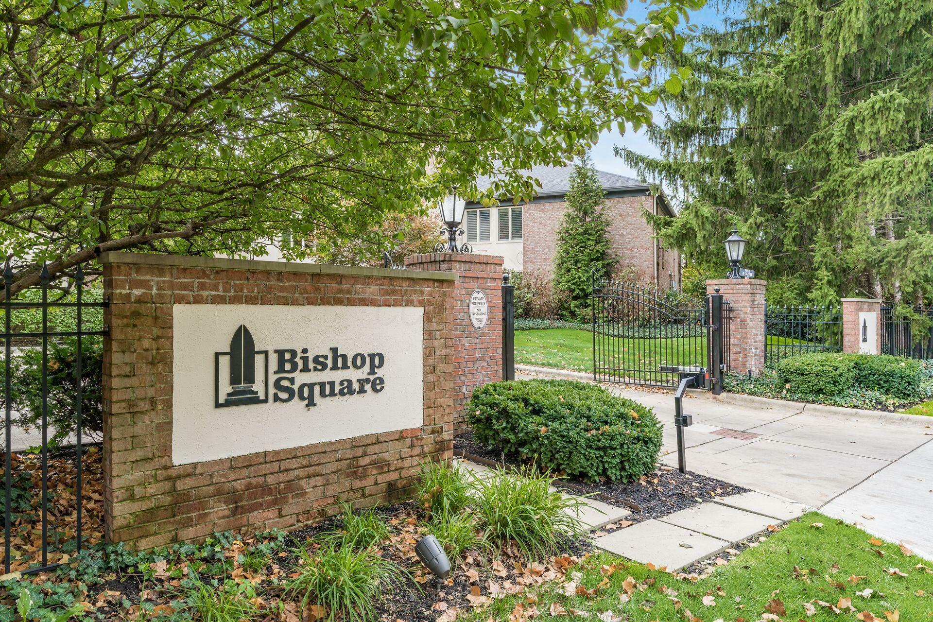 Property Photo: 82 Bishop Square OH 43209