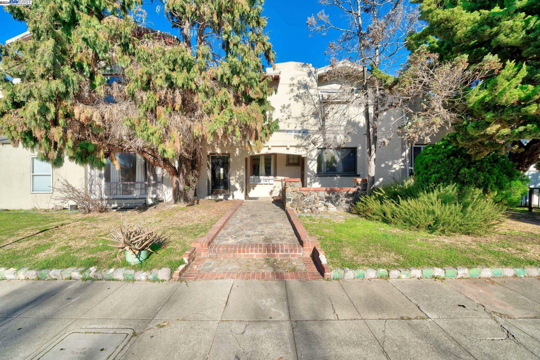 Property Photo:  401 Central Ave  CA 94501 